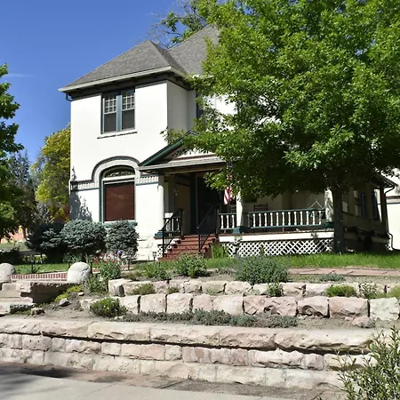 Downen House Bed & Breakfast